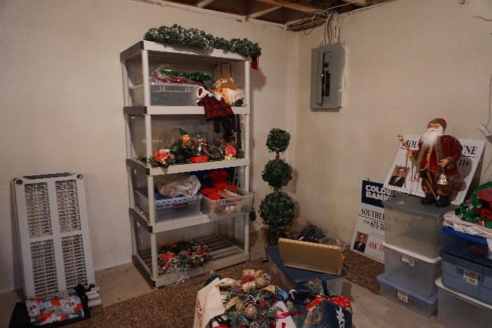Shelving unit, Christmas