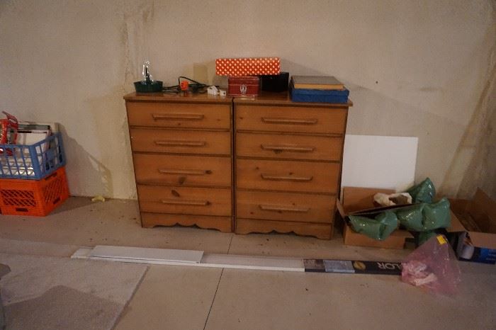 2 small chests wood