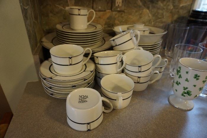 Studio Nova Dish set