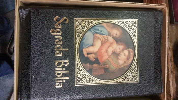 1959 Sagrada Biblia in original box.