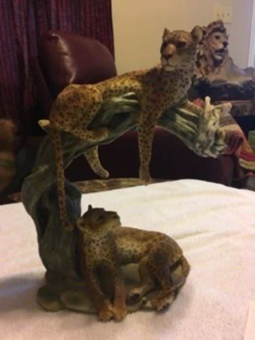 Bybee Entrerprises Cheetah Statue