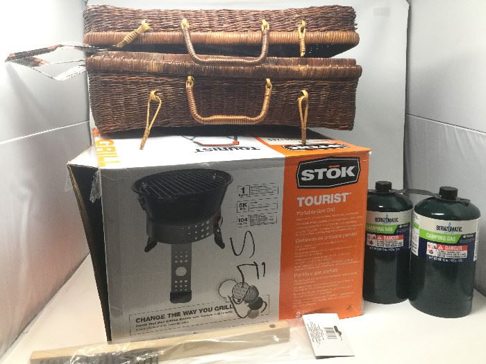 Picnic Basket with New Gas Grill https://ctbids.com/#!/description/share/104478