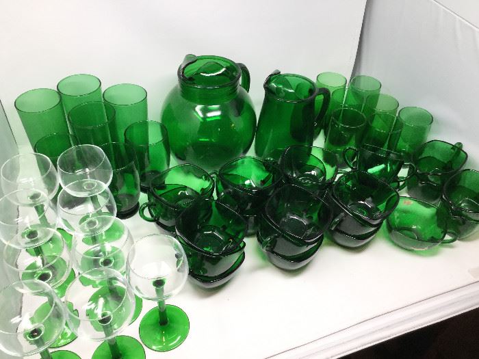 Forest Green Anchor Hocking Glassware https://ctbids.com/#!/description/share/104572