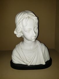 Faux marble bust https://ctbids.com/#!/description/share/104272