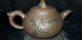 Ceremonial Chinese teapot plus base https://ctbids.com/#!/description/share/104288