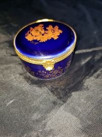 Limoges Castel Pill Box https://ctbids.com/#!/description/share/104287