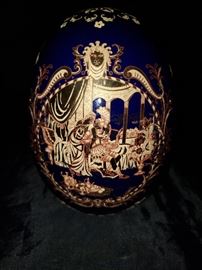 Limoges Styled Cobalt and Gold Egg https://ctbids.com/#!/description/share/104294