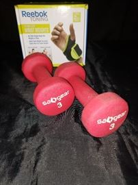 Reebok Wrist Weights and Dumbells https://ctbids.com/#!/description/share/104308
