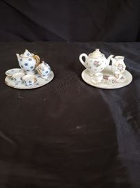 Miniature tea set https://ctbids.com/#!/description/share/104312
