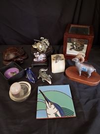 Assorted Collection of Animal Figuerines. https://ctbids.com/#!/description/share/104315