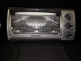 Black & Decker toaster oven https://ctbids.com/#!/description/share/104394