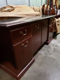 Mahogany Finish Desk Set https://ctbids.com/#!/description/share/104420