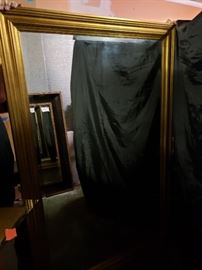 Gold framed mirror https://ctbids.com/#!/description/share/104421