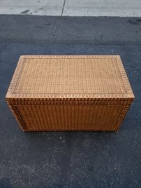 Rattan storage chest https://ctbids.com/#!/description/share/104428