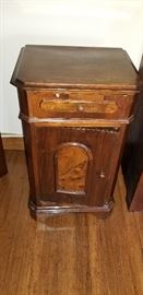 Nightstand https://ctbids.com/#!/description/share/104137