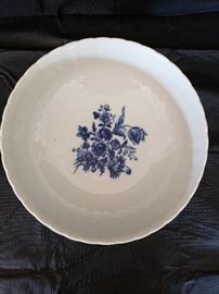Limoges China Serving Bowl Bernardaud https://ctbids.com/#!/description/share/104046