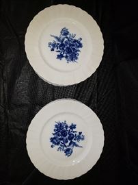 Bernardaud Limoges Dinner plates https://ctbids.com/#!/description/share/104050