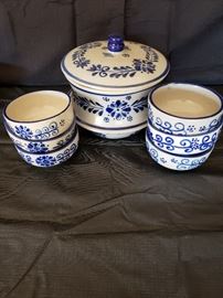Italian stoneware - Soup Tureen and bowls https://ctbids.com/#!/description/share/104051
