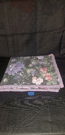 Vintage Floral https://ctbids.com/#!/description/share/104100