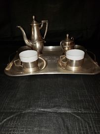 Tea set   https://ctbids.com/#!/description/share/104113