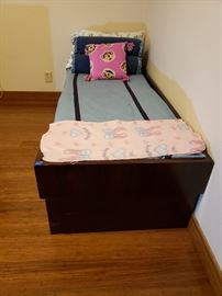 Captains bed https://ctbids.com/#!/description/share/104114
