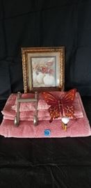 Rose and Poppy Colored Bath Set https://ctbids.com/#!/description/share/104135