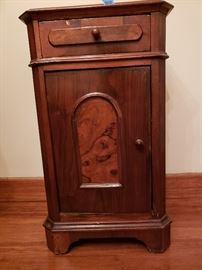 Night stand https://ctbids.com/#!/description/share/104150
