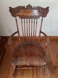 Vintage rocking chair https://ctbids.com/#!/description/share/104156