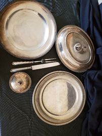 Vintage silver serving pieces https://ctbids.com/#!/description/share/104212