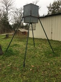 Deer / Animal Feeder