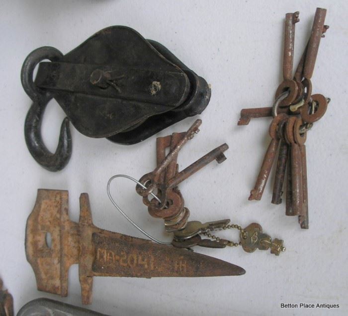 Old Keys, Pulley and more