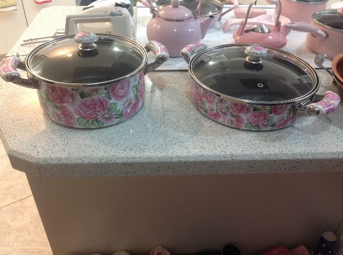 Floral cookware