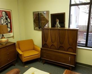 Dux Chair, Broyhill Brasilia Gentlemen's Chest