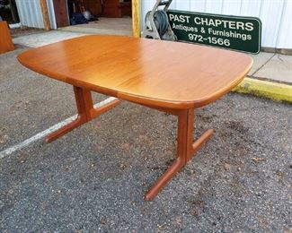 Skovby Extendable Dining Table