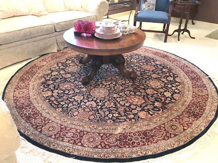 Chinese rug, 8' dia., Veramine pattern, fine quality.