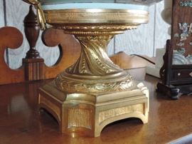 detail of mounts on Export bowl