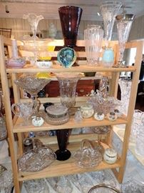 we have HUNDREDS of pieces of glass in this sale...including many fine smalls - such as...