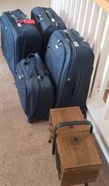 Set of newer Samsonite luggage-like new!!