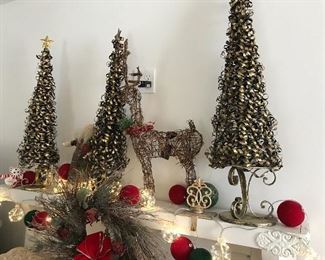 Christmas Deco (3 metal trees)
