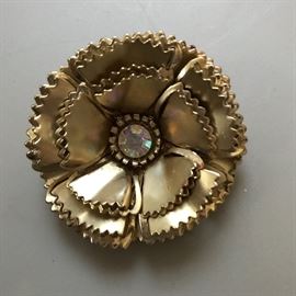 Gold Floral Brooche