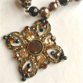 Amber/Brown/Gold Jeweled Necklace w/Pendant 