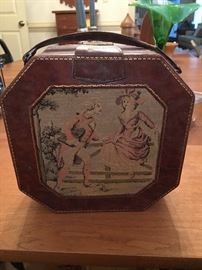 VINTAGE LADIES PURSE WITH TOILETRY CONTAINERS