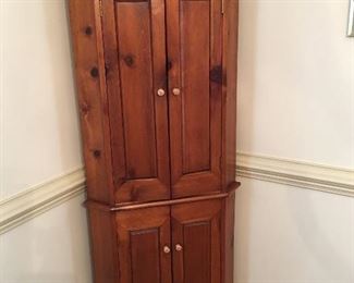 CHIPPENDALE STYLE ARTISAN MADE CORNER CUPBOARD