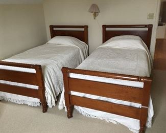 TWIN BEDS