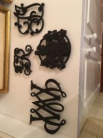 VIRGINIA METALCRAFTERS WROUGHT IRON ACCESSORIES