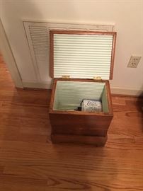 INTERIOR OF STORAGE BOX