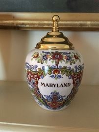 DELFT MARYLAND TOBACCO JAR - ABOUT 5"H