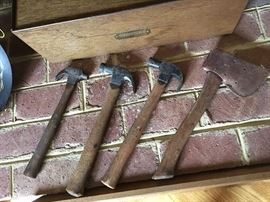 ASSIRTED VINTAGE FARRIER HAMMERS