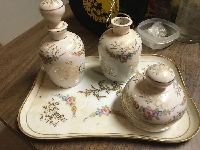 This would be so sweet in a bathroom, guest room, your room or your bathroom!!!
