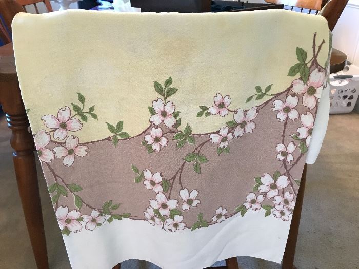 Need that special table cloth for Easter and Spring....this is it!